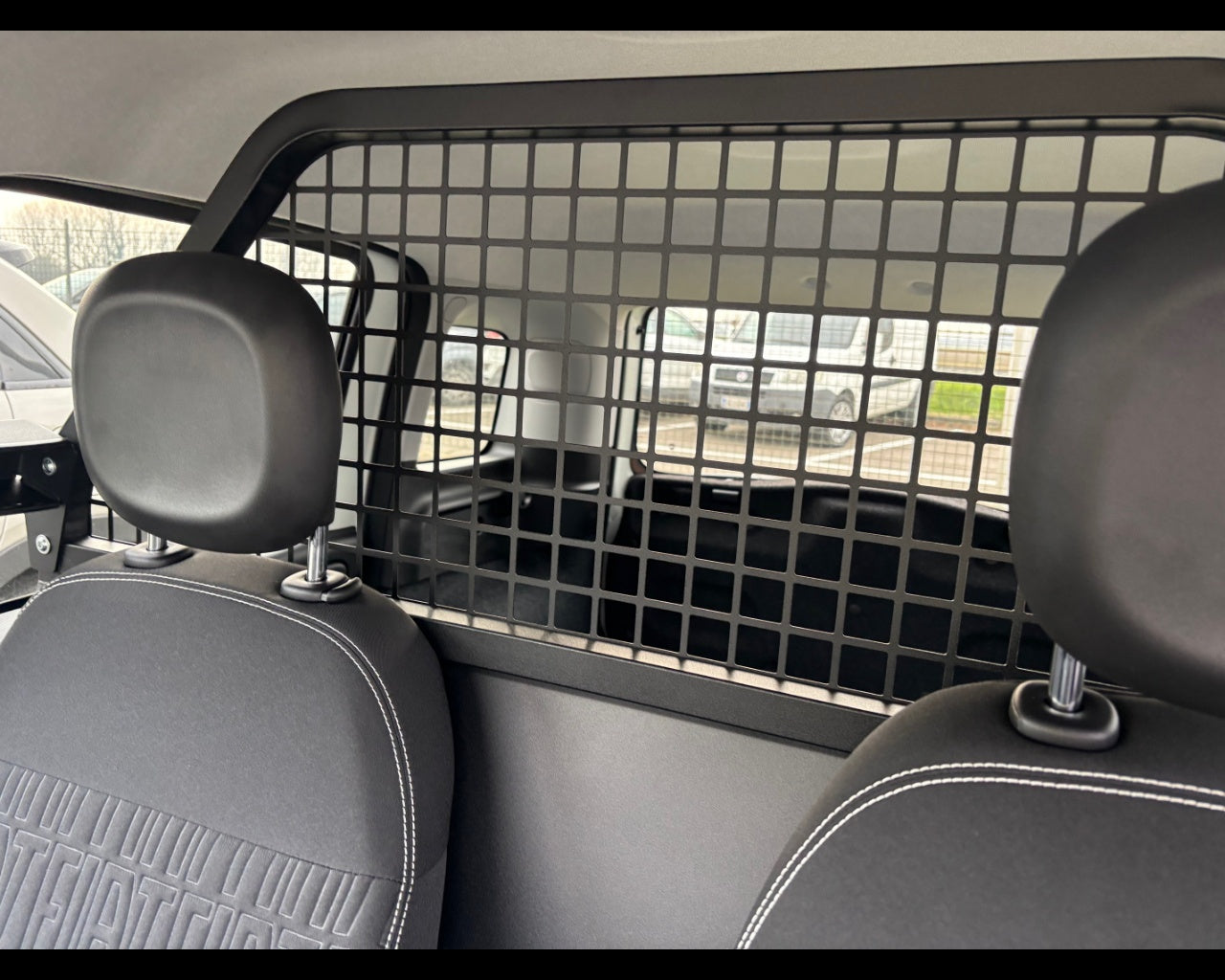 Panda Van Series 9 Panda 1.0 Hybrid S&S 70cv E6.4 - 2 Posti