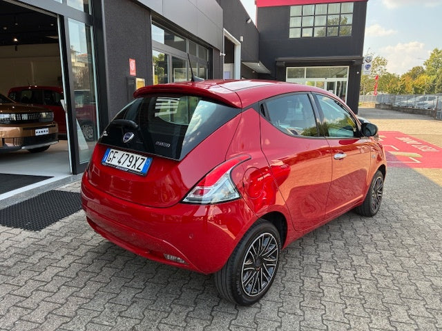 LANCIA Y 1.0 HYBRID 70CV GOLD