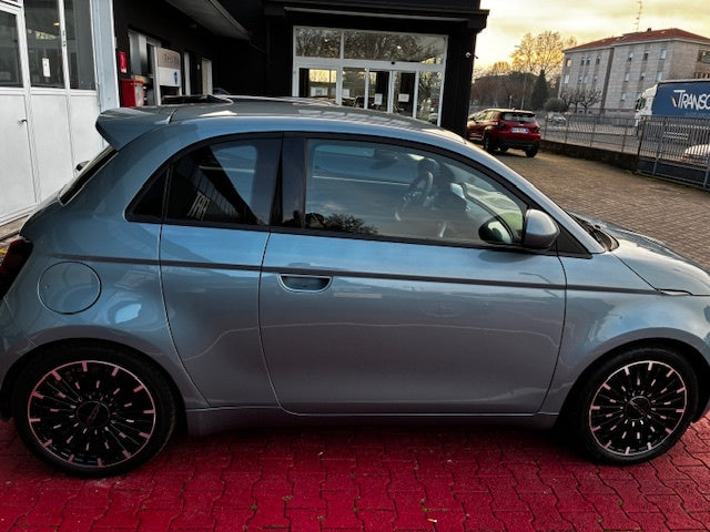 500 BEV 3+1 ICON 320KM