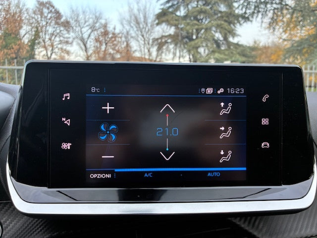 PEUGEOT 2008 1.2 BZ ALLURE