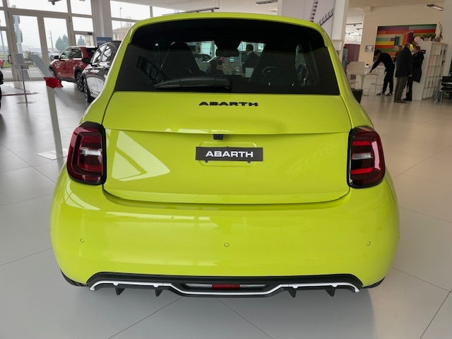 NEW 500e ABARTH SCORPIONISSIMA