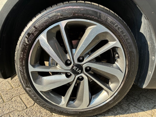 KIA NIRO HYBRID STYLE