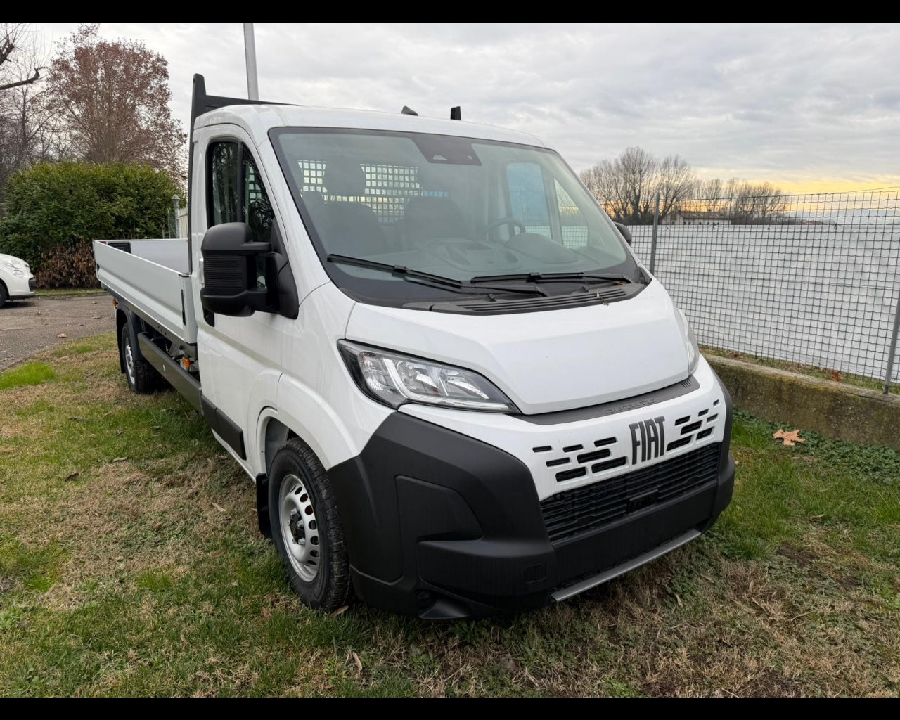Ducato Series 2 Stock My25 Maxi Autocarro Con Cassone Cabina Singola 35q