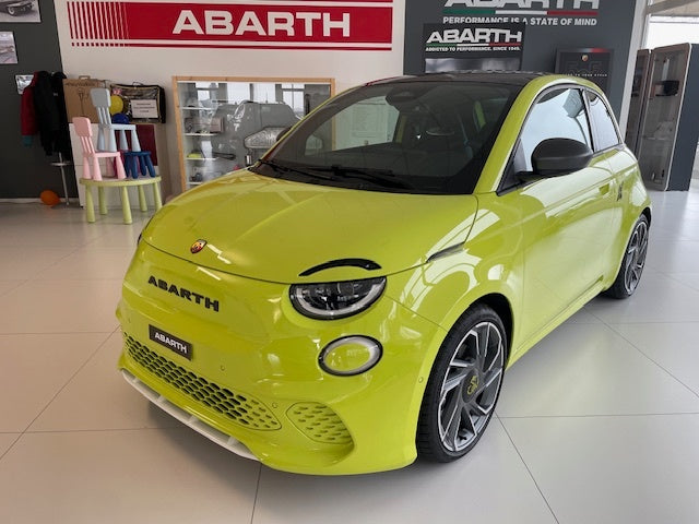 NEW 500e ABARTH SCORPIONISSIMA
