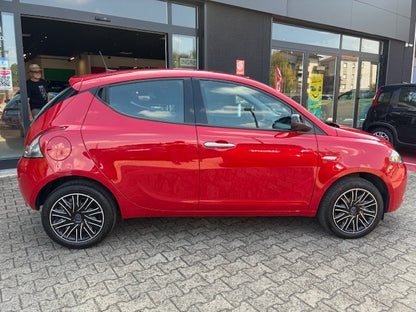 LANCIA Y 1.0 HYBRID 70CV GOLD