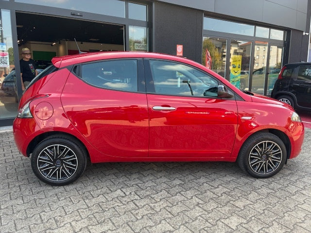 LANCIA Y 1.0 HYBRID 70CV GOLD