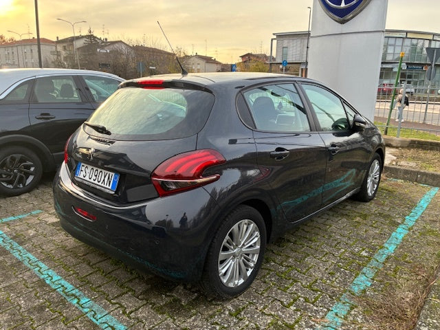 PEUGEOT 208 1.2 BZ