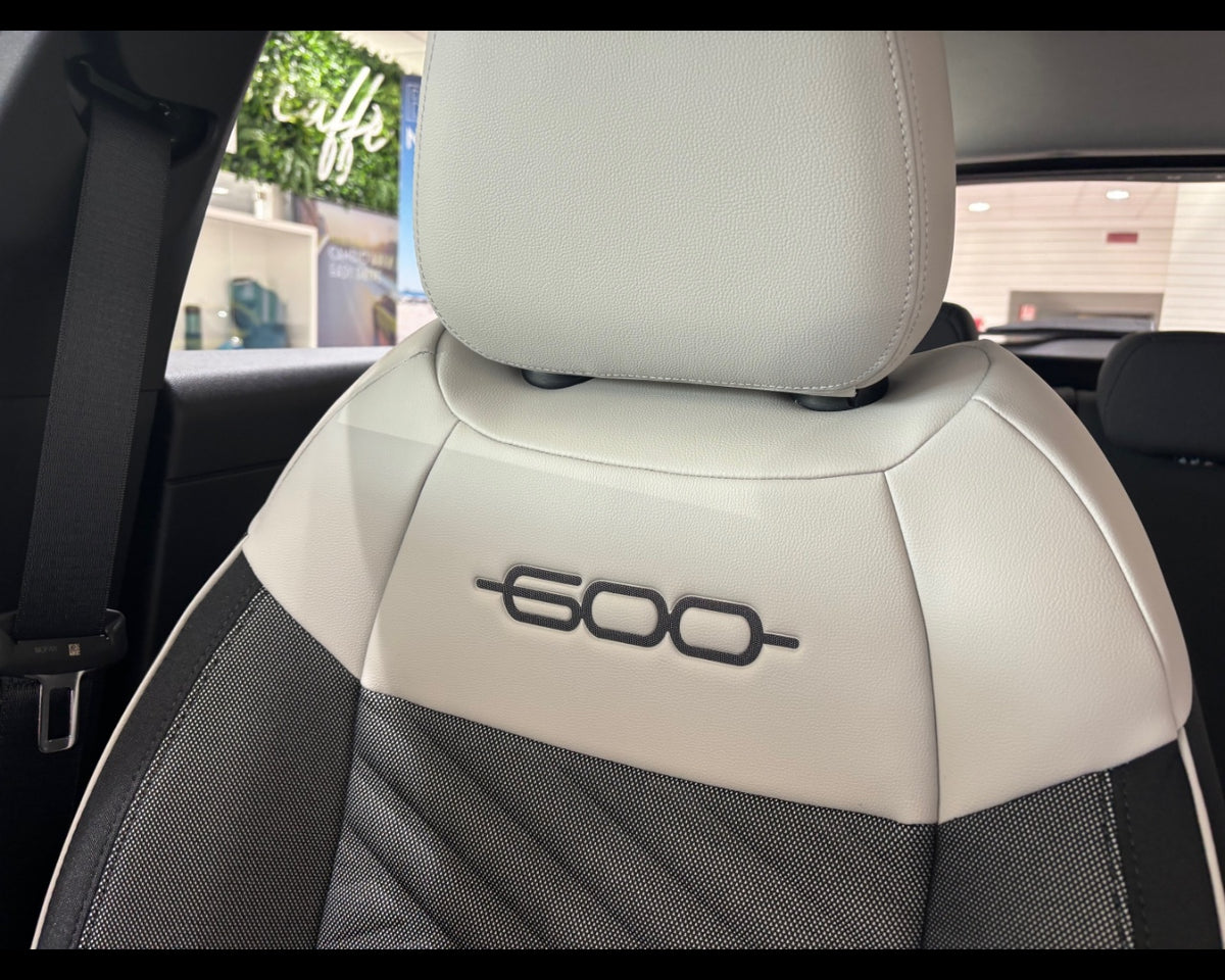 600 Hybrid Icon 1.2 Hybrid 145cv