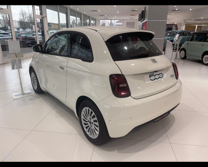 500 Bev Hatchback My24 500e -320 Berlina