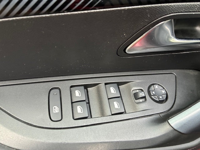 PEUGEOT 2008 1.2 BZ ALLURE