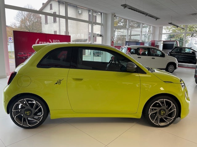 NEW 500e ABARTH SCORPIONISSIMA