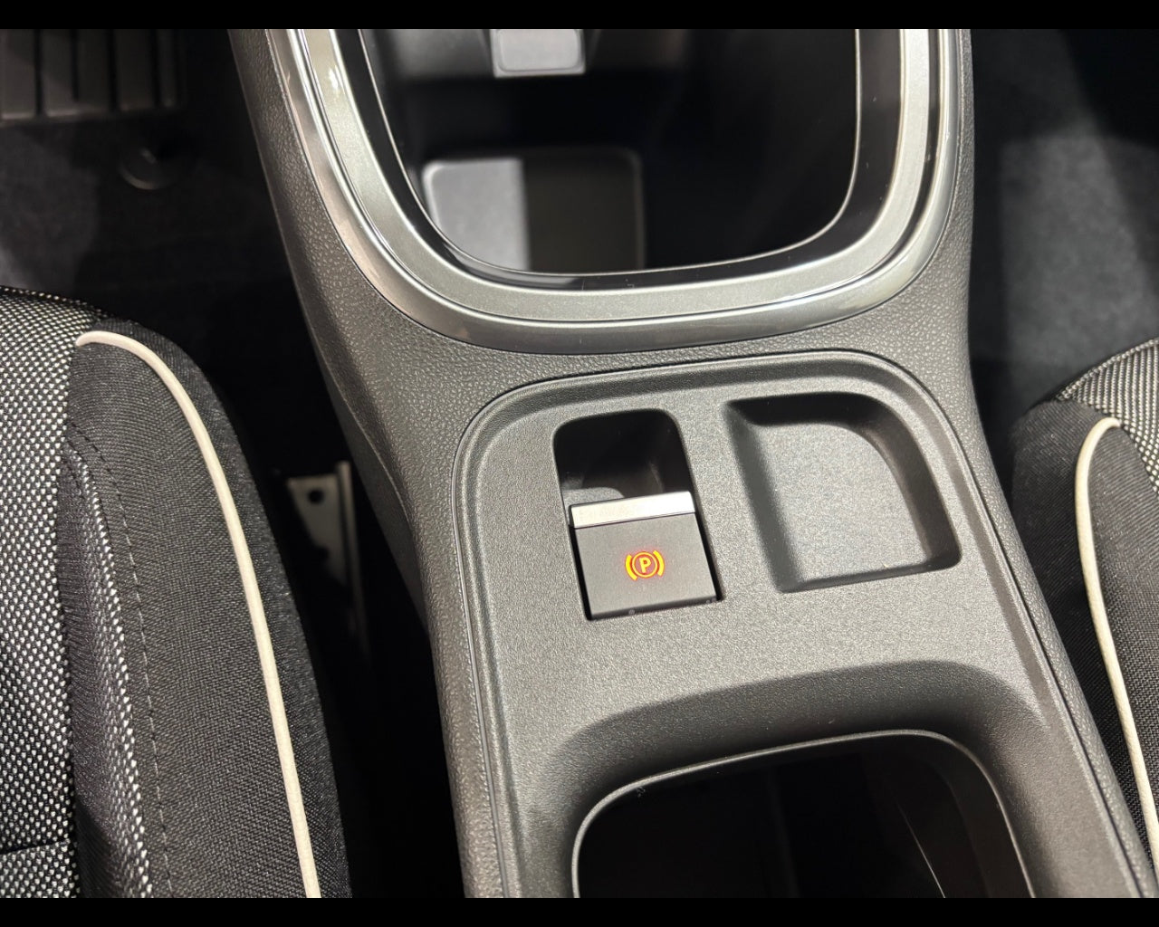 600 Hybrid Icon 1.2 Hybrid 145cv