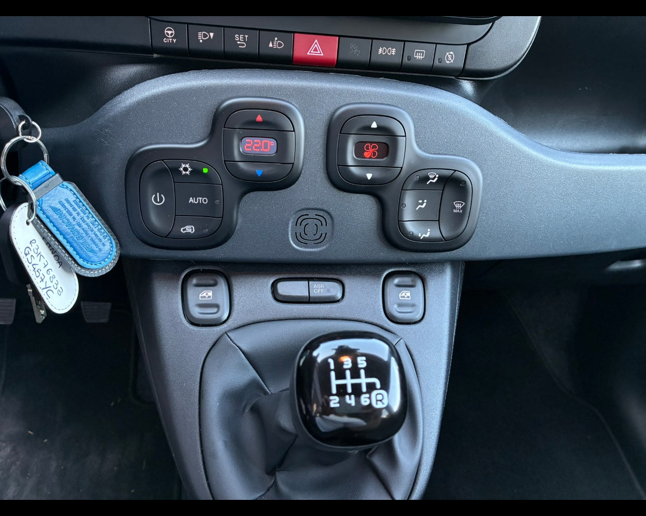 NUOVA PANDA 1.0 HYBRID 70CV CROSS