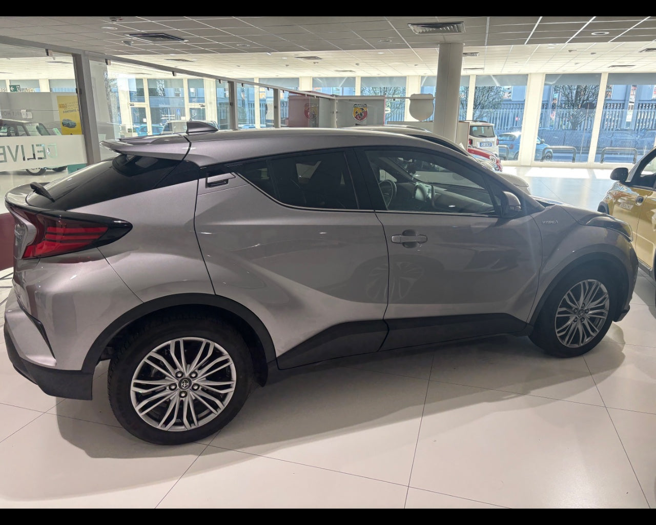 TOYOTA C-HR