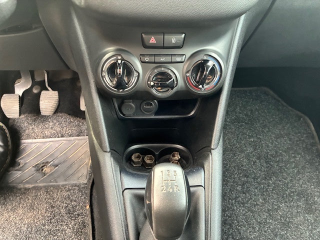 PEUGEOT 208 1.2 BZ